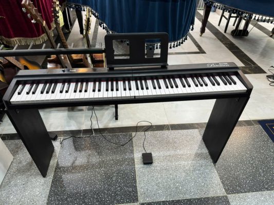 Showroom piano điện Sky Music Long Biên với nhiều mẫu đàn cho người mới học trải nghiệm thực tế