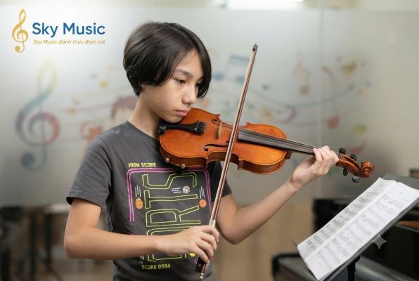 lớp học Violin cơ bản Long Biên