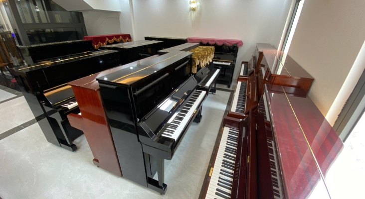 Showroom trưng bày piano Yamaha Nhật bãi và piano điện tại Sky Music Long Biên