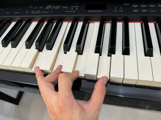 Piano điện Yamaha CLP-470 Nhật bãi 