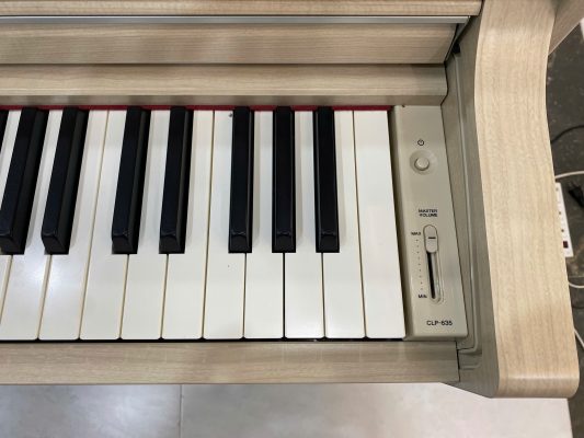 Yamaha CLP 635 nhật bãi giá 22 triệu tại cửa hàng