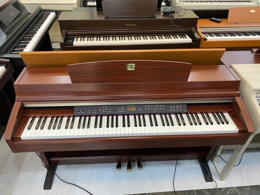 Yamaha CLP-240 màu mận