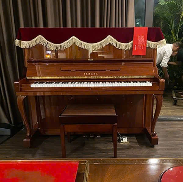 piano cơ Yamaha W106 - Phong cách cổ điển