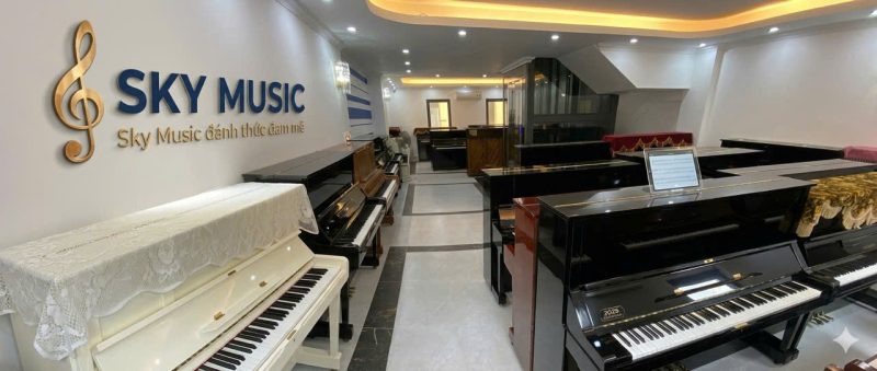 Showroom piano Sky Music tại Long Biên với nhiều đàn piano cơ cho khách hàng trải nghiệm trực tiếp