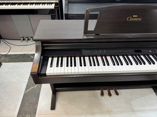 Yamaha CLP-711 Nhât bải giá 13 triệu