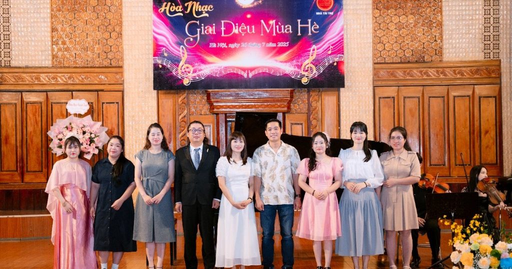 Đội ngũ giáo viên Sky Music tại chương trình Hòa nhạc Giai điệu Mùa Hè